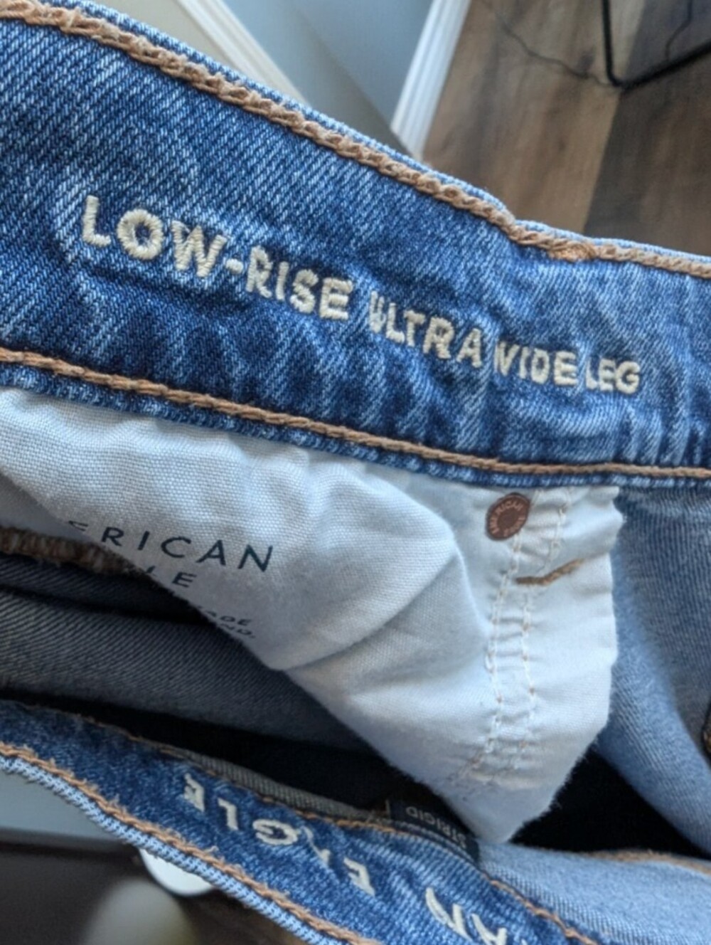 American Eagle Strigid Dreamy Drape Ultra Low Rise Wide Leg Jeans Size 16 - Picture 5 of 7